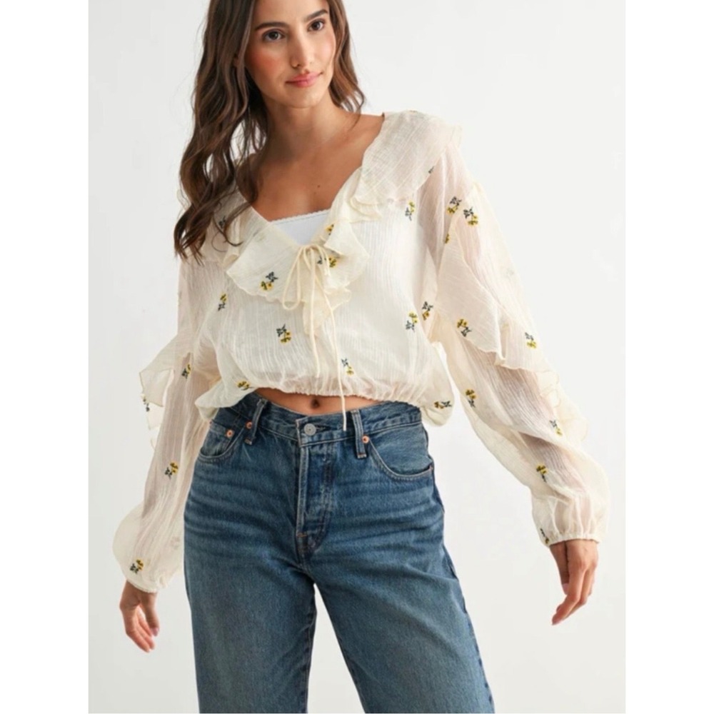 Altar'd State Cream Floral Embroidered Ruffle Crop Blouse Long Sleeve Size Small
